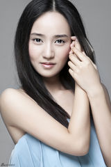 组图：张耀心精美写真曝光 气质纯真楚楚动人