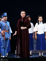 组图：北京京剧院《宋家姐妹》多流派同台中西合璧