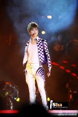 组图：李宇春生日策划 七年生日Live的六种色彩