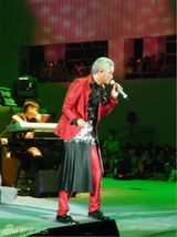 组图：吉杰西昌慈善演唱会 谭维维带病助阵