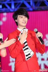 组图：严爵挑战唱跳险破音 林俊杰压轴热舞