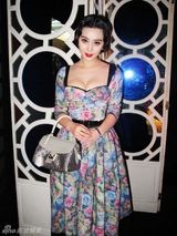 组图：范冰冰复古造型现身巴黎 成80后时尚榜样