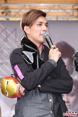 组图：MP魔幻力量签唱会 曝成员遭女粉丝抓下体