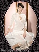 组图：《暮光》女星阿什丽-格林性感内衣写真