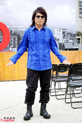 组图：Faye以个人姿态演出 张震岳与旧爱同台互动