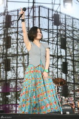 幻灯图：《中歌榜》沙宝亮信乐团等比拼乐队魅力