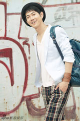 组图：何明翰回归阳光男孩 夏天日系清凉写真