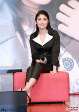 组图：陈慧琳亮相新碟试听会 孙耀威成幕后班底