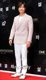 组图：李秉宪金秀贤等出席《雪国列车》首映