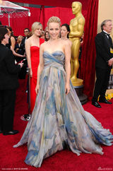 高清组图：奥斯卡红毯 蕾切尔-麦克亚当斯俏丽