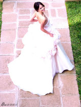 组图：奥利维亚-维尔德婚纱大片 白裙唯美妩媚