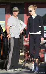 策划:女神妮可恐再婚变 盘点与厄本8年恩爱瞬间