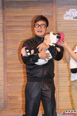 组图：钱嘉乐叹母爱伟大 为爱女取名钱凯晴