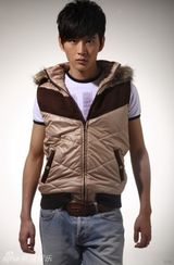 组图：黄明拍摄服装广告 休闲装扮励志向上