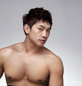 组图：Rain代言男士护肤品 自创Icy Dance演绎冰爽