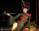 高清组图：脱衣舞娘蒂塔-万提斯大秀中国风情