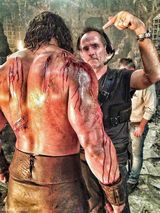 组图：巨石强森新片扮大力神 硕大肌肉惊人