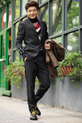 组图：郭京飞初春暖男街拍韩范儿十足