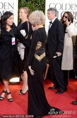 组图：老牌影后海伦-米伦黑裙贵气