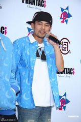 组图：周杰伦陈冠希潮牌推新作 还人情当蔡依林嘉宾