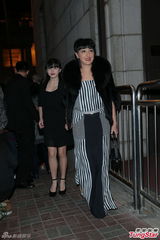 组图：刘嘉玲关之琳斗艳 周慧敏黎姿低调