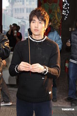 幻灯图集：《艋舺》票房过两千万 钮承泽携主演还愿