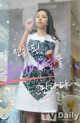 组图：前WG昭熙出席签名会 着白裙清新俏丽