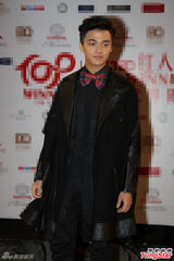 组图：吴奇隆光棍节不谈爱 刘诗诗身体亮红灯