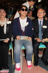 组图：香港电台网库启动 陈奕迅支持何韵诗出柜