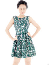 组图：杨紫【演员】甜美写真曝光 浪漫诠释小女人