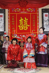 幻灯图：《良家妇女》马雅舒杜德伟“结婚照”曝光