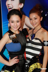 组图：TWINS揭幕游戏展 阿Sa生病不敢与男友看医生