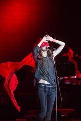 组图：陈绮贞北京开个唱 歌迷热情频返场