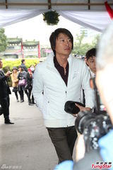 组图：高凌风公祭好友送行 儿子盼争产风波平息