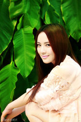 组图：孟茜造型百变 新写真完美诠释少女情怀