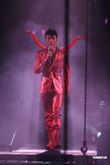 高清组图：许志安香港性感开唱 郑秀文现身不许求婚