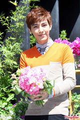 组图：炎亚纶推出新专辑压力太大 暴瘦将近7公斤