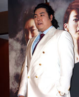 高清组图：《被称为神的男人》发布会 韩彩英等出席