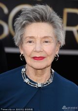 组图：85岁埃玛妞-丽娃简约礼服角逐影后