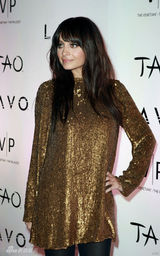 幻灯图集：克里斯蒂娜和妮可-里奇新年美艳PK