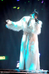 组图：容祖儿尾场演唱会性感热舞 动作狂野令人窒息 