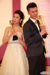 组图：黄子华田蕊妮获视帝后 张智霖获最喜爱奖