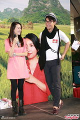 组图：黄翠如自嘲不美 麦长青献吻张美妮