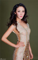 组图：阿筎那曝性感写真 透视装展S曲线