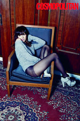 高清组图：李孝利性感大片内衣外露黑丝诱惑