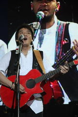 幻灯图集：纵贯线上海开唱 李宗盛想再谈恋爱