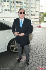 组图：霍家三代齐现身探晶晶 有望公布孙儿名字