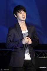 组图：神话JunJin圣诞台北开唱 秀中文引粉丝狂呼