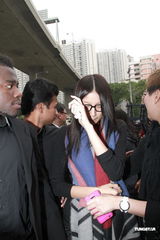 高清图：陈嘉桓赴警署落案自称很害怕