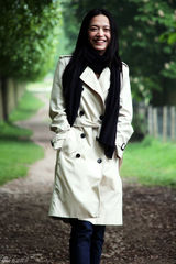 高清图：姚晨游凡尔赛宫 化身学院派淑女清纯自然